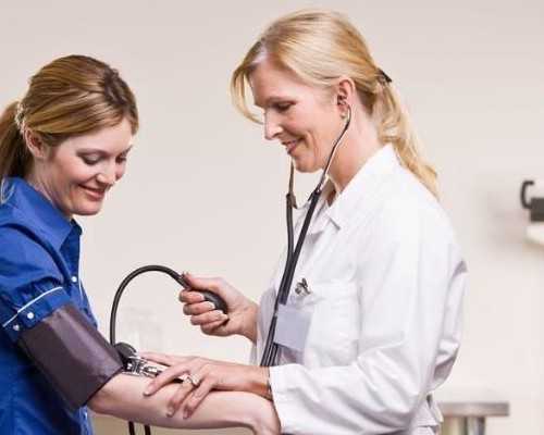 国内可以供卵的私人医院,卵巢子宫内膜异位囊肿是什么意思，如何导致的？